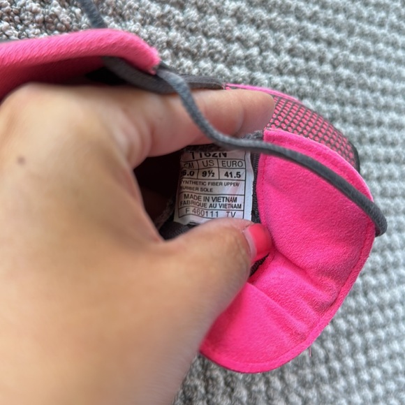 ASICS Shoes - Picture 6 of 7